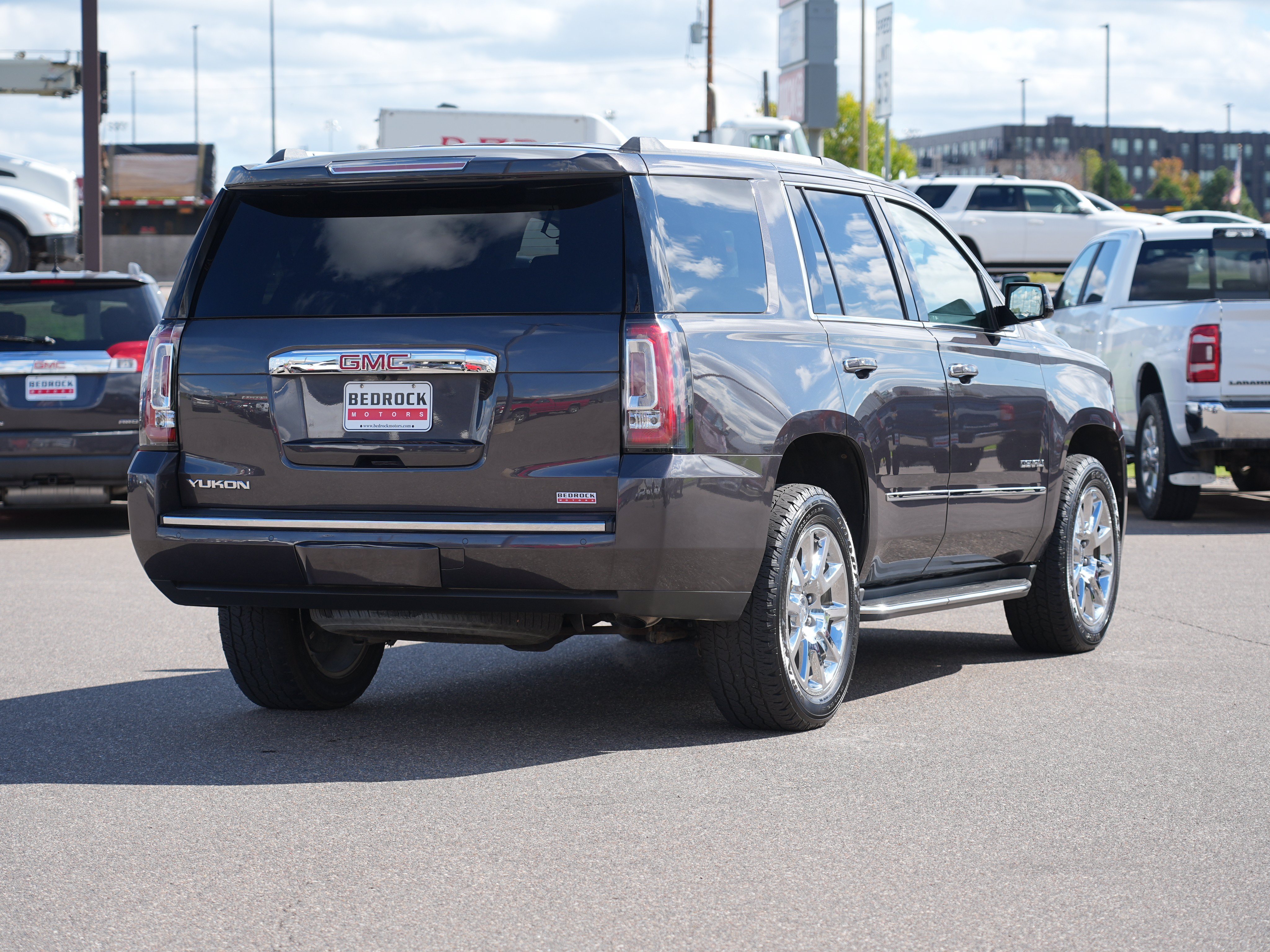 Used 2016 GMC Yukon Denali w/ Open Road Package AWD/4WD image 3