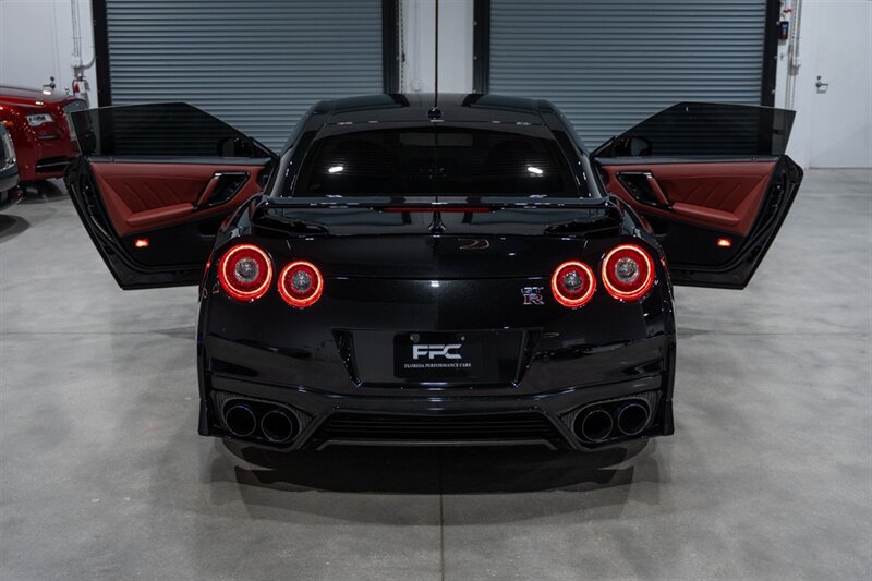 Used 2021 Nissan GT-R Premium AWD/4WD image 35