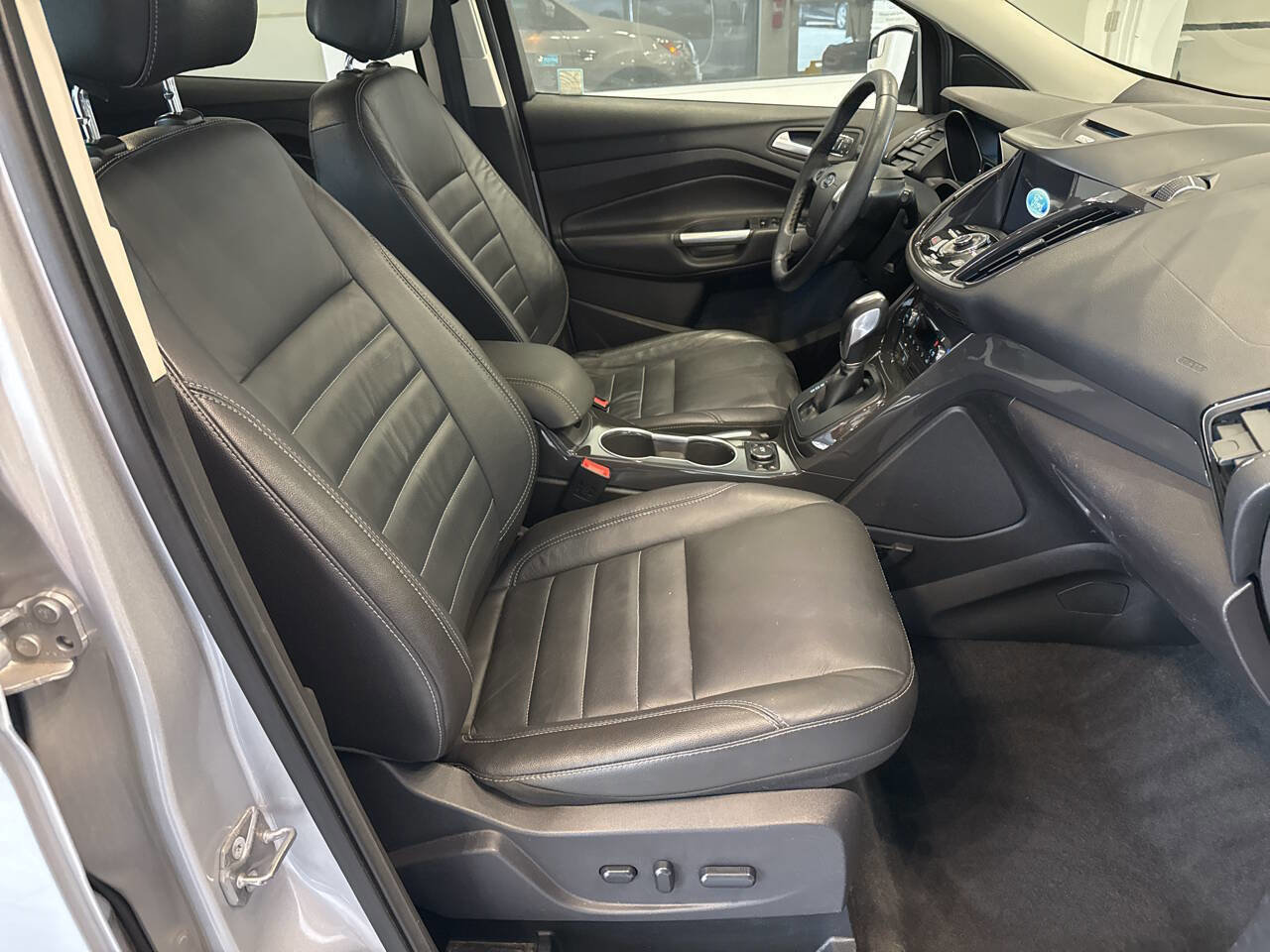 Used 2016 Ford Escape Titanium image 37