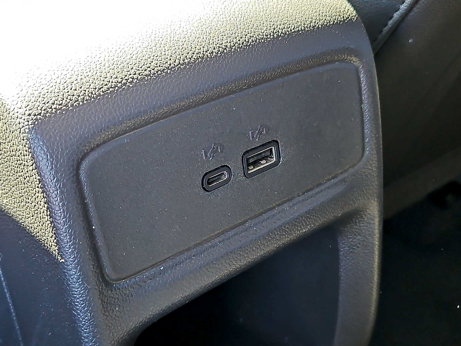 Used 2025 Chevrolet Trax LT FWD image 27
