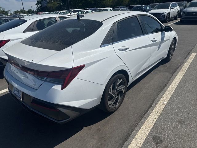 Certified 2025 Hyundai Elantra Limited image 6