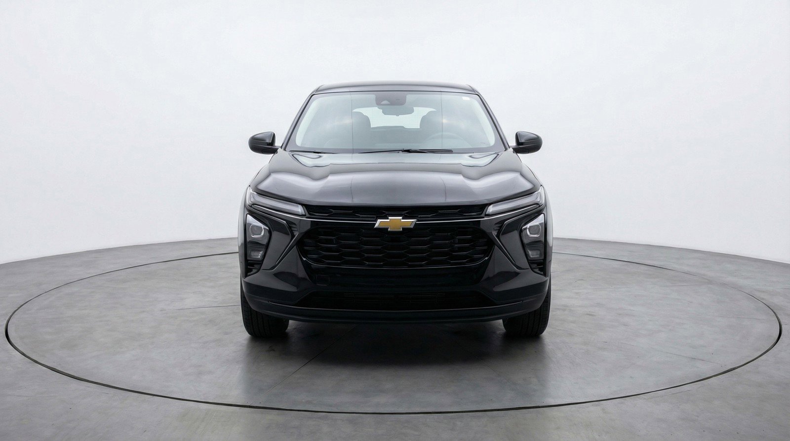 Used 2025 Chevrolet Trax LT image 2