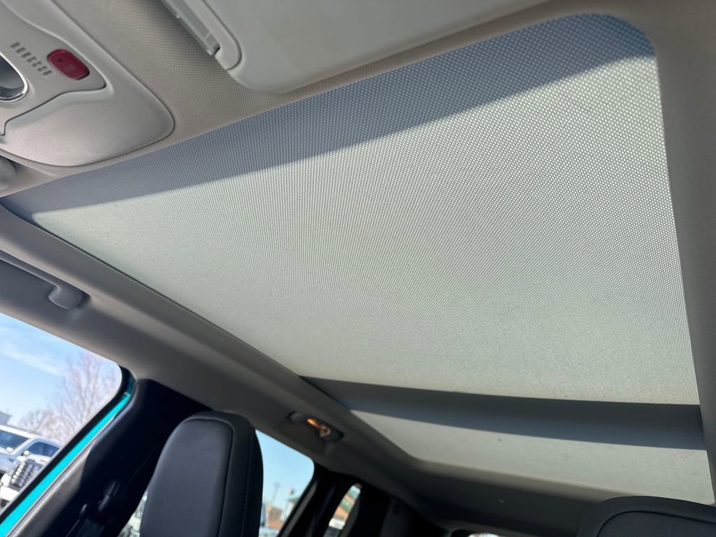 Used 2022 Jeep Renegade Limited w/ Sun, Sound & Wheels Group image 18