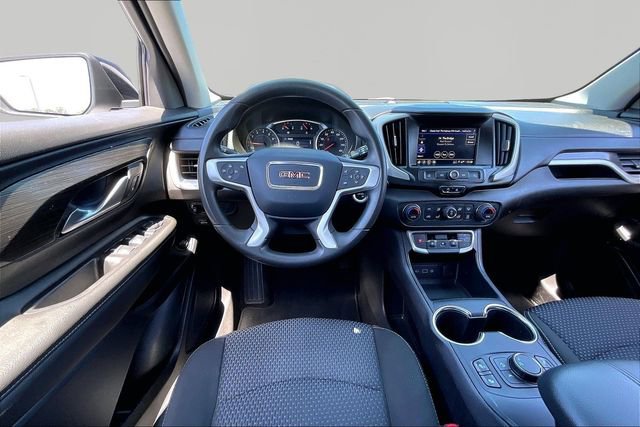 Used 2024 GMC Terrain SLE w/ Driver Convenience Package FWD image 8