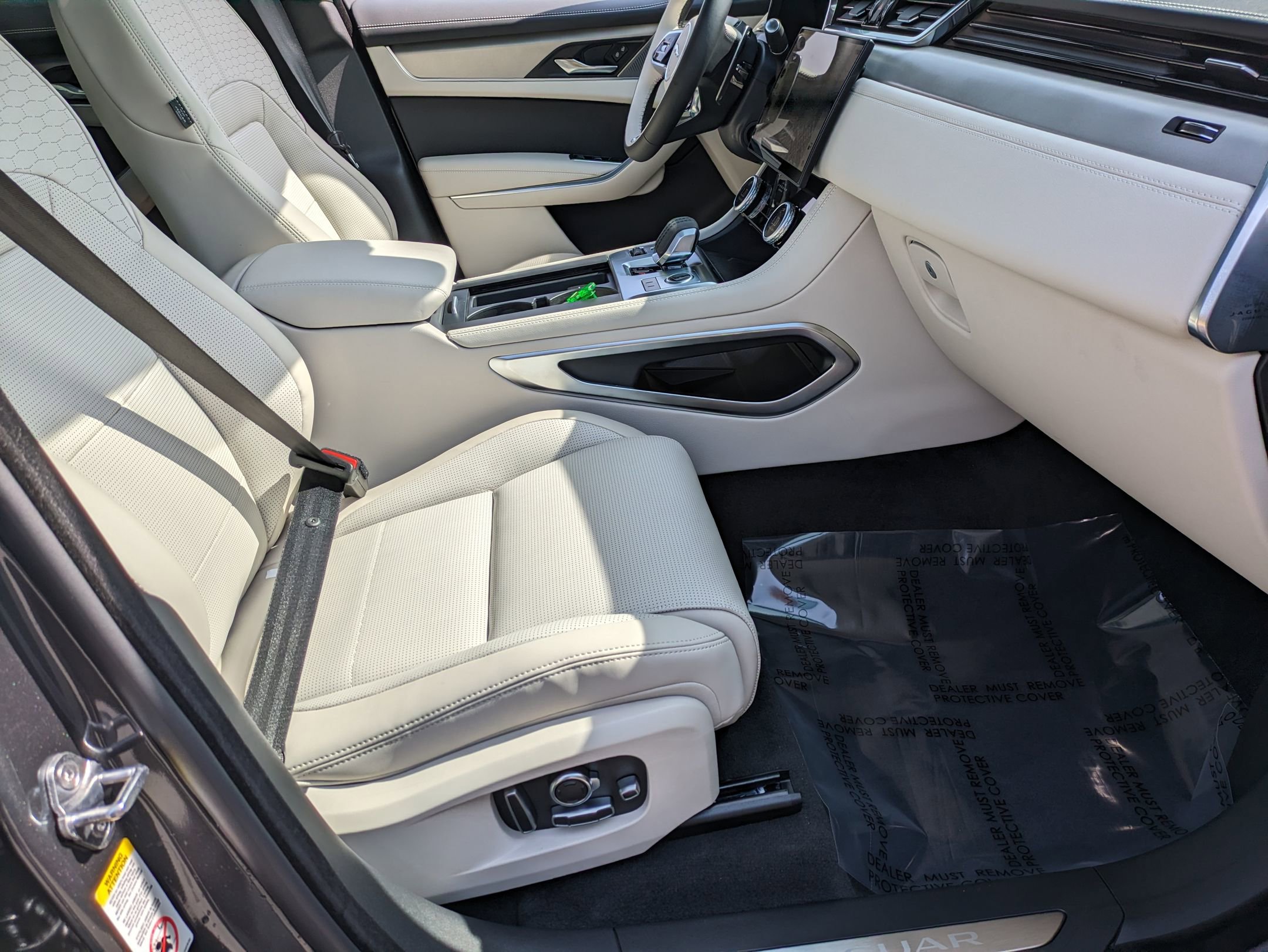 New 2026 Jaguar F-PACE R-Dynamic S image 28
