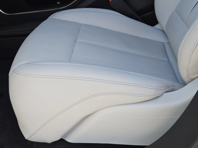 Used 2024 Cadillac Lyriq Luxury w/ LPO, Floor Liner Package AWD/4WD image 26