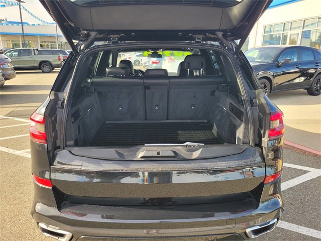 Used 2022 BMW X5 xDrive40i w/ M Sport Package image 11