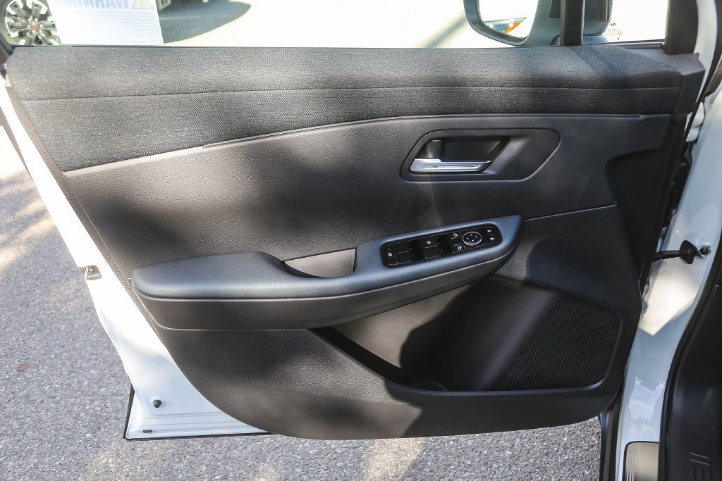 New 2026 Nissan Leaf SV+ w/ Illuminated Package FWD image 21