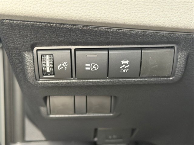 Used 2026 Toyota Corolla Cross L image 14