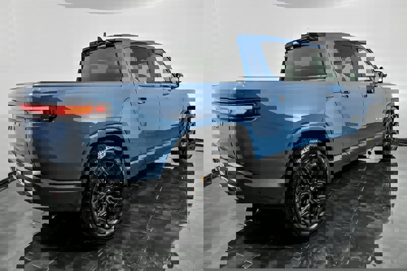 Used 2022 Rivian R1T Adventure image 11