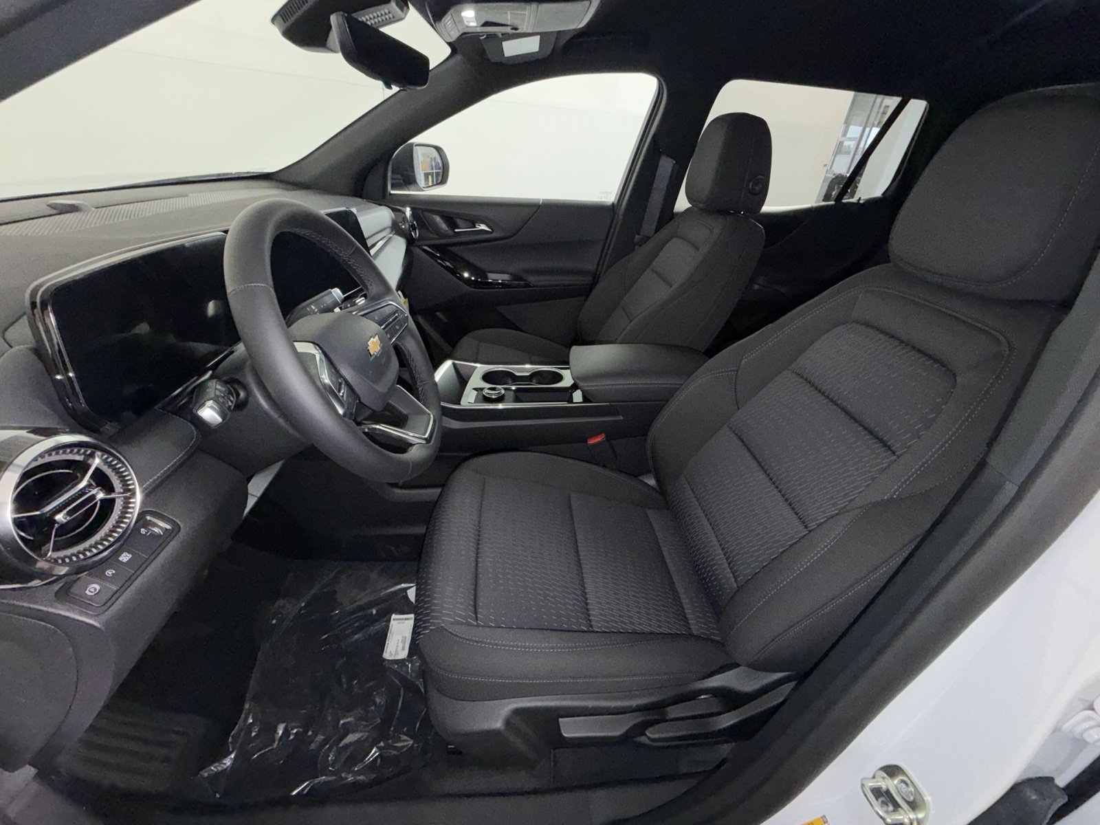 New 2027 Chevrolet Equinox LT w/ Safety and Technology Package FWD image 13