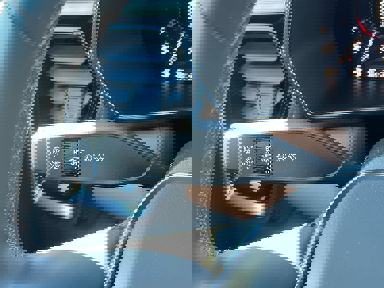 Certified 2024 GMC Canyon AT4 w/ Technology Package image 18