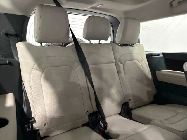 Used 2024 Land Rover Defender 130 S image 24