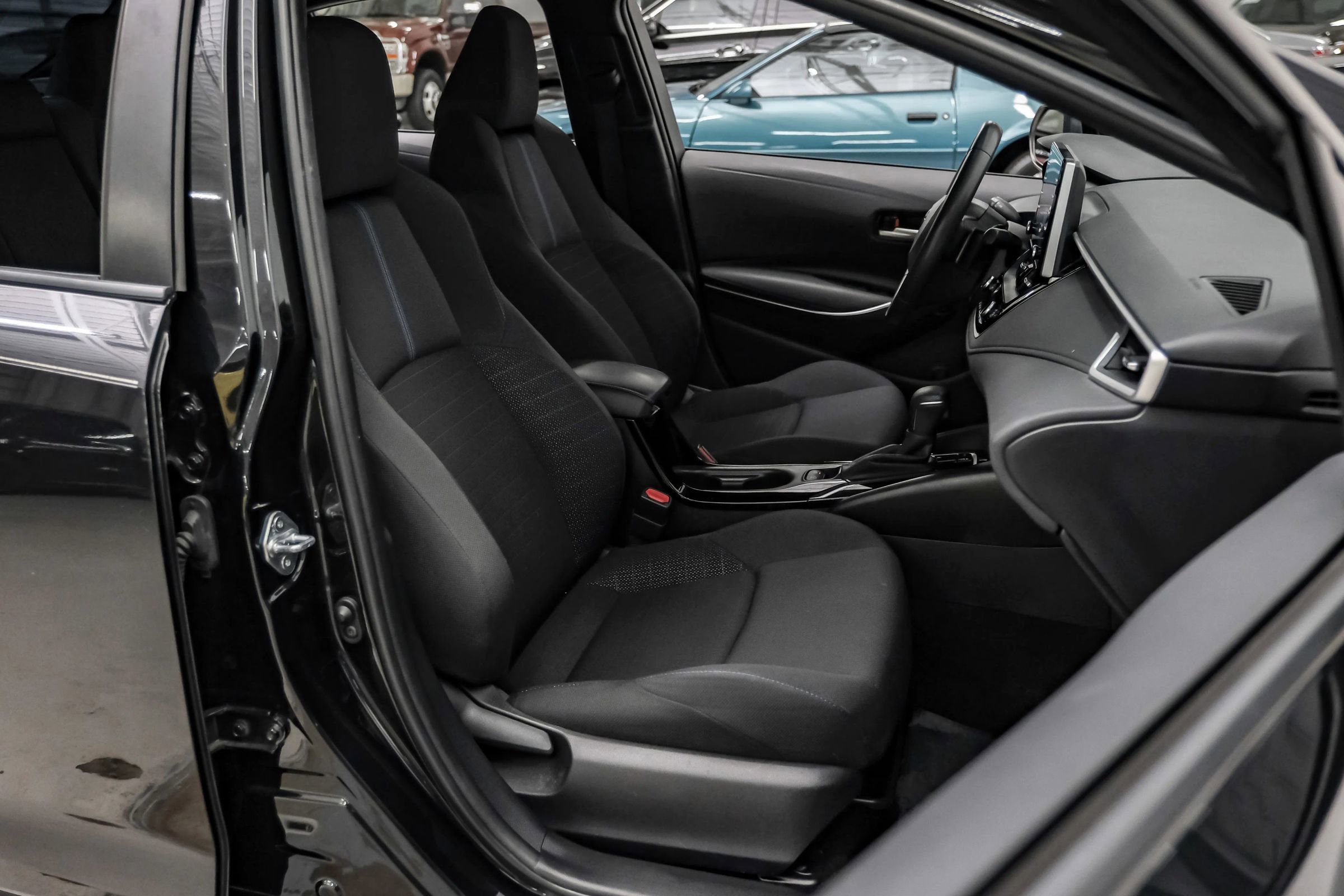 Used 2021 Toyota Corolla SE image 31