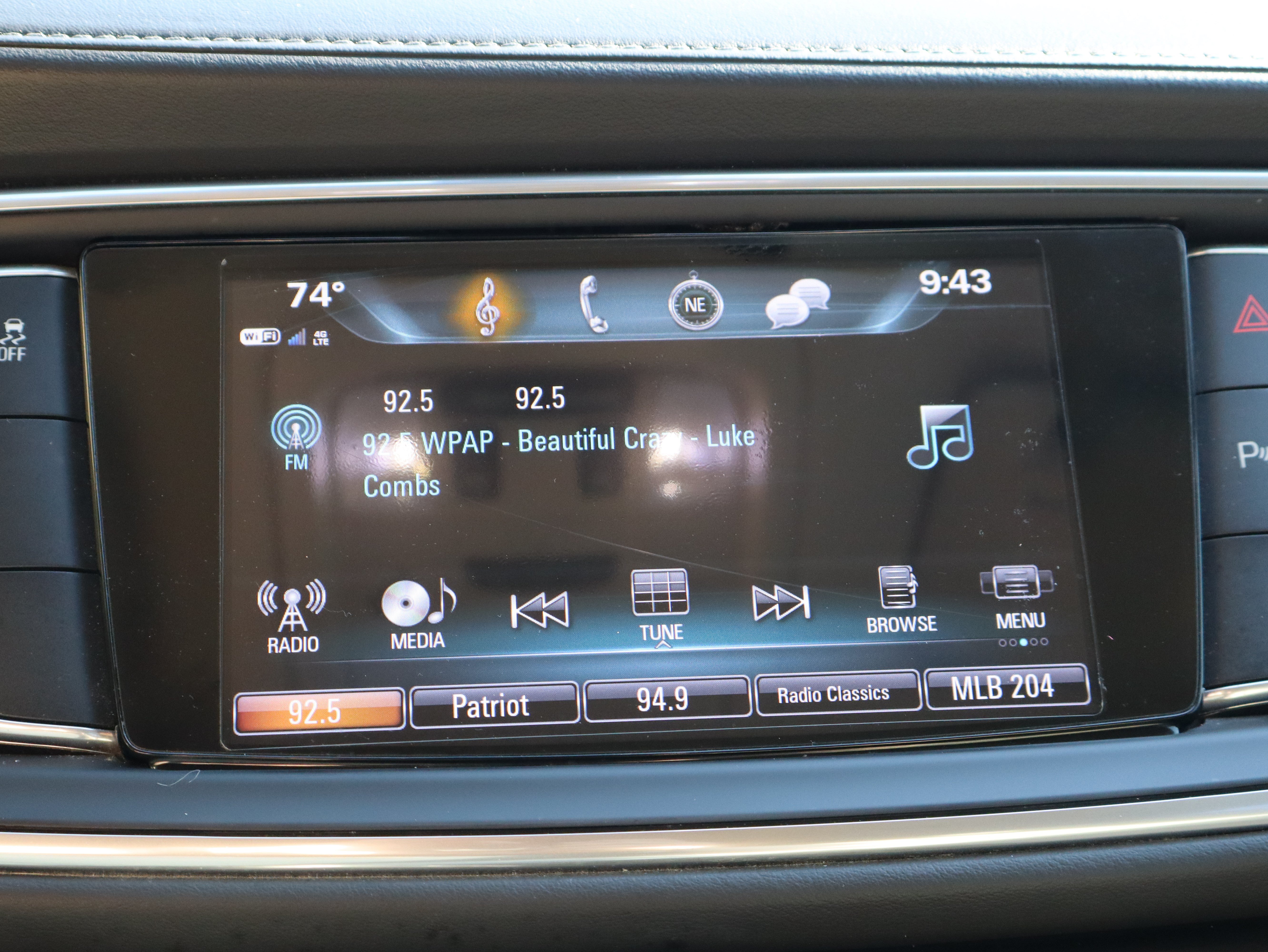 Used 2019 Buick Enclave Essence FWD image 31