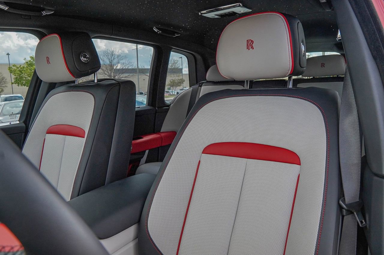Certified 2024 Rolls-Royce Cullinan Black Badge w/ Dark Exterior Package AWD/4WD image 21
