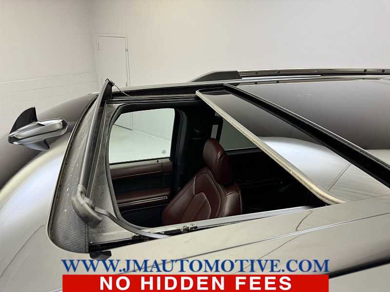 Used 2023 Ford Expedition Limited image 11