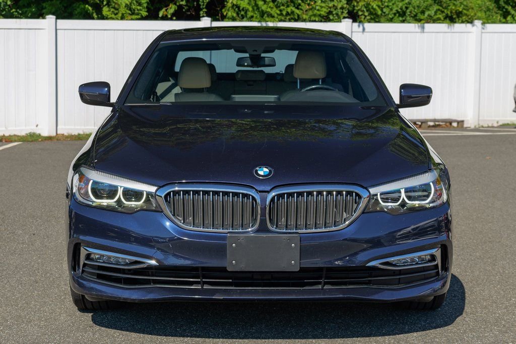 Used 2018 BMW 540i xDrive image 2