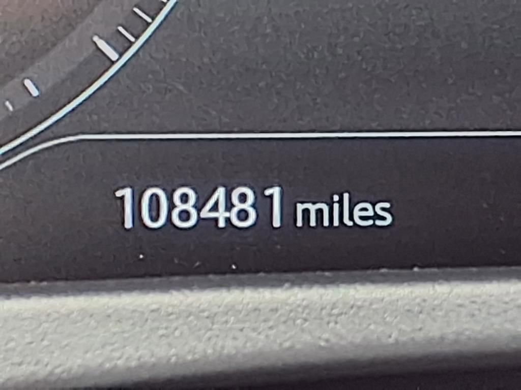 Used 2019 Jaguar F-PACE R-Sport image 25