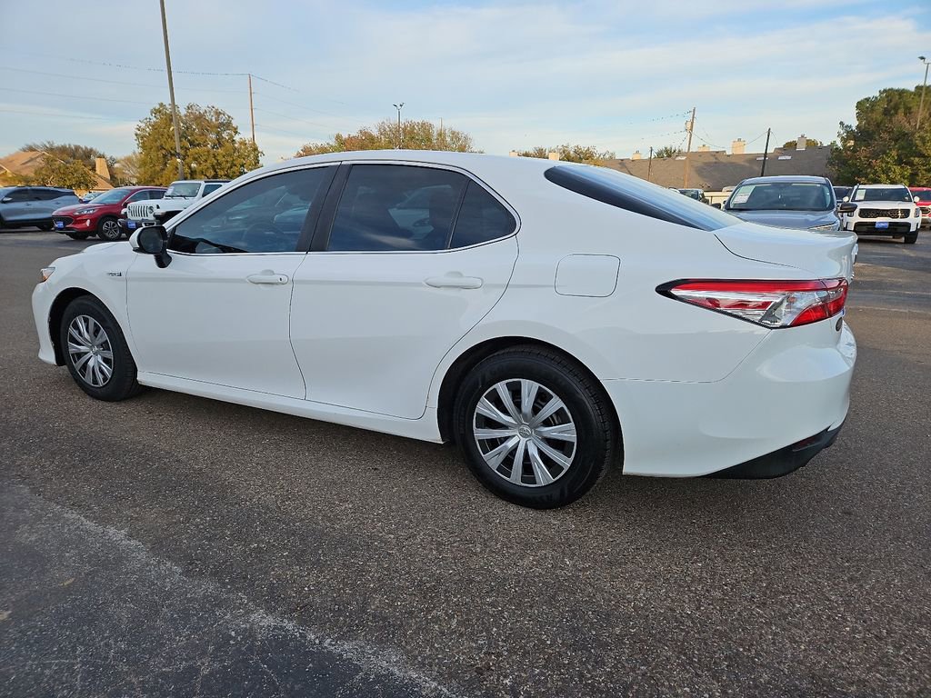 Used 2018 Toyota Camry LE image 7