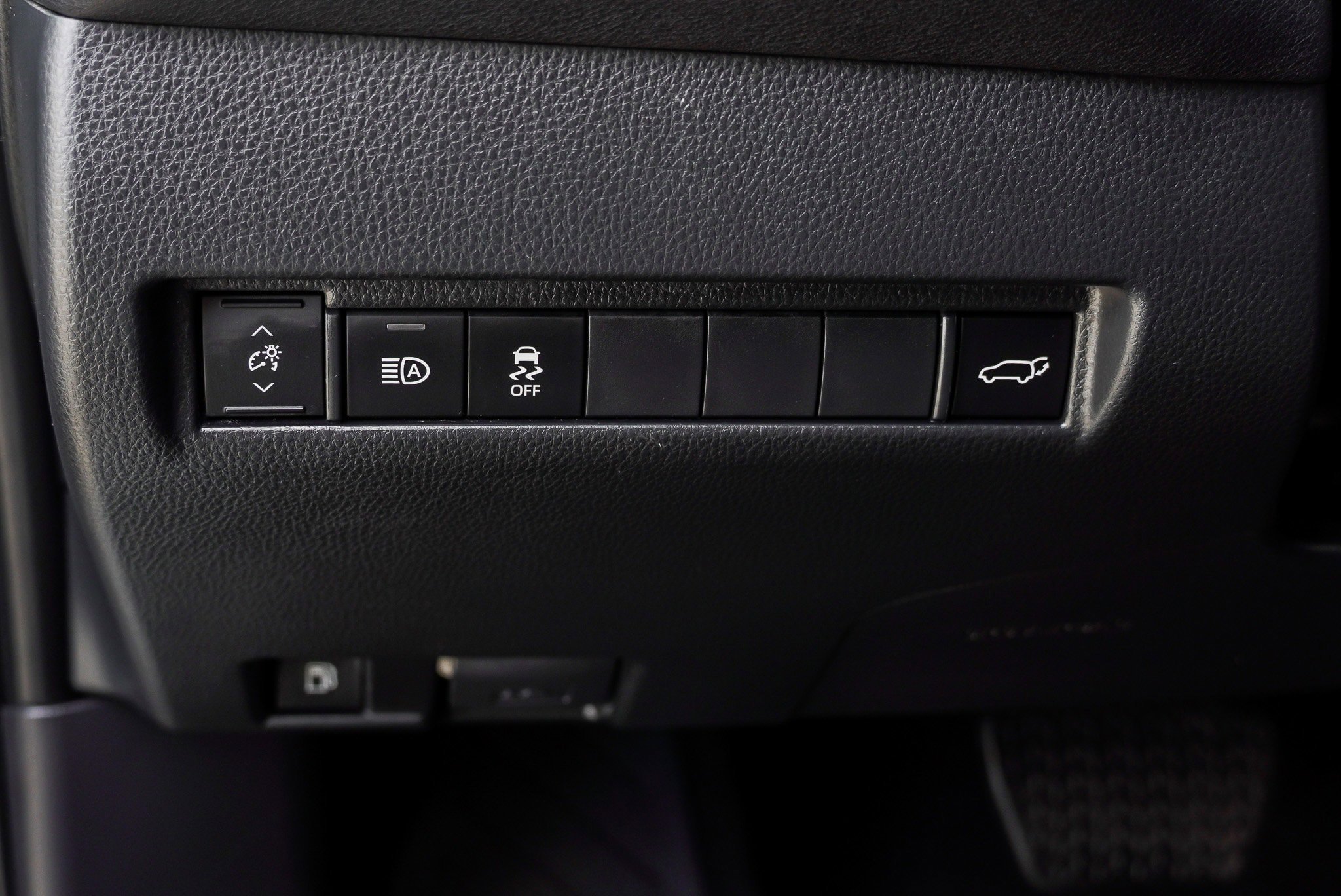 Certified 2024 Toyota Venza LE image 18
