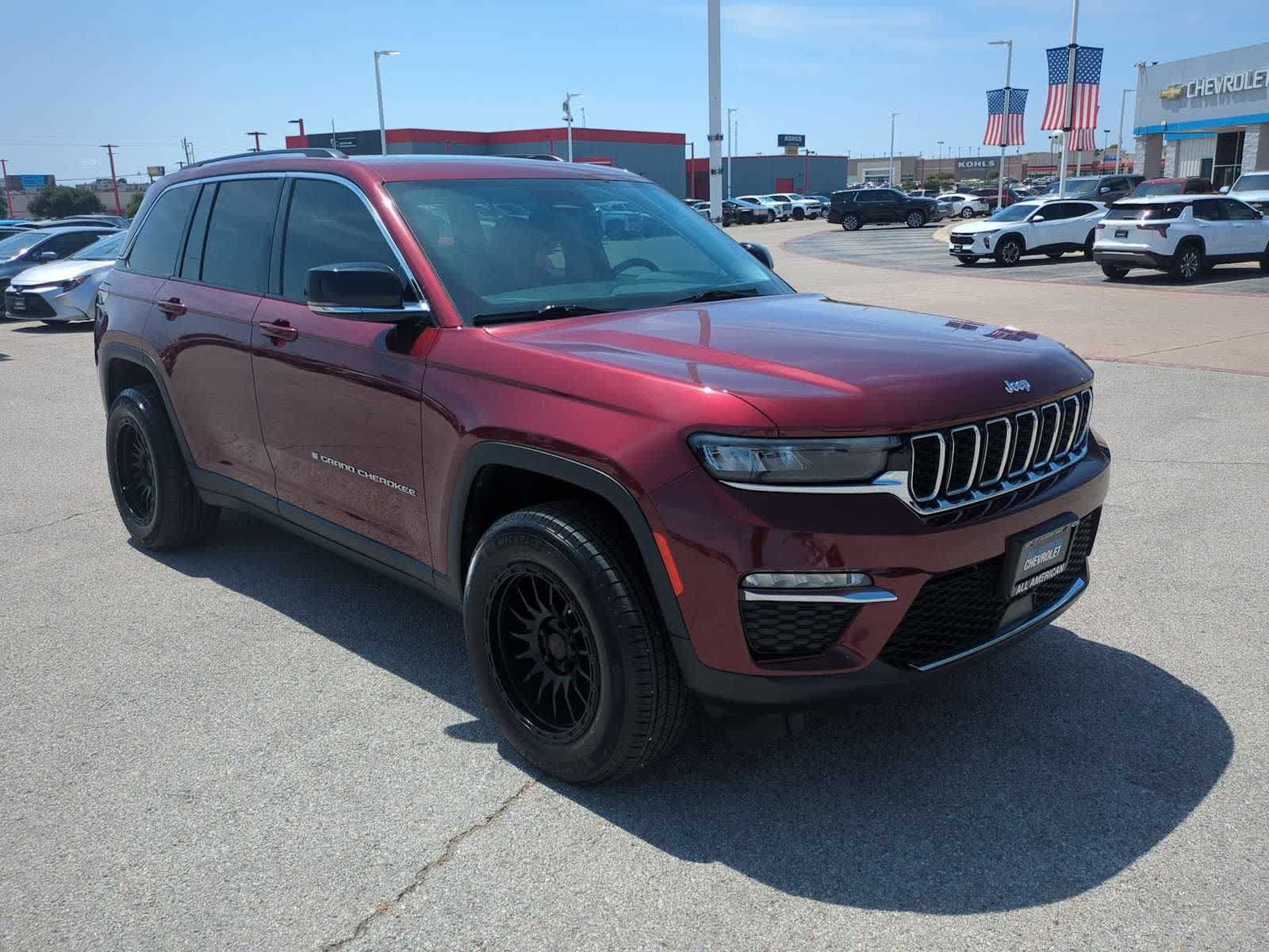 Used 2023 Jeep Grand Cherokee Limited RWD image 2