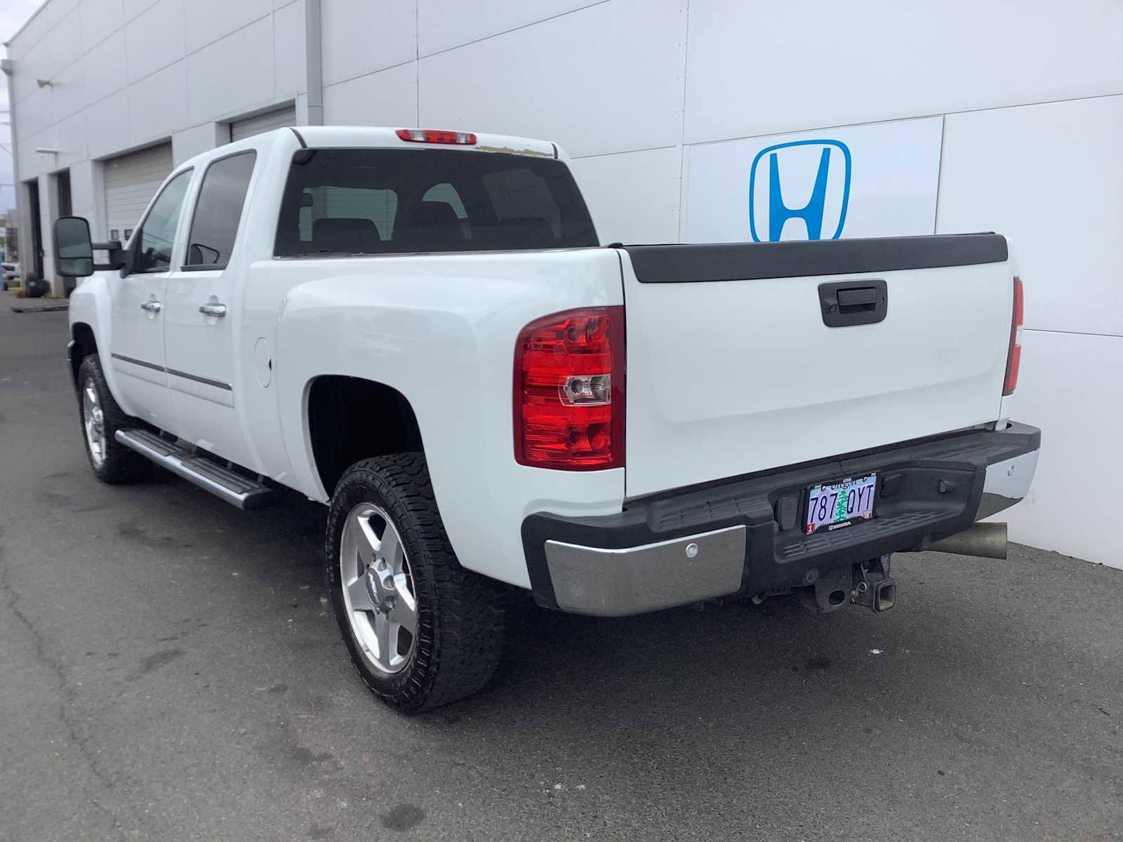Used 2013 Chevrolet Silverado 2500 LT w/ Custom Sport Truck Package image 4