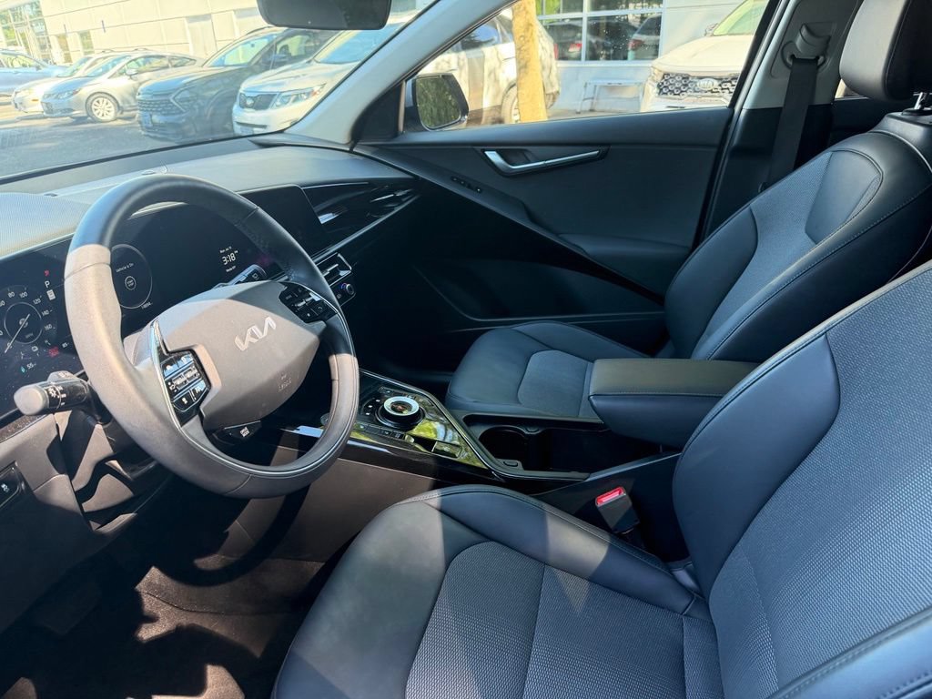 Certified 2024 Kia Niro Wind w/ Wind Preserve Package FWD image 12