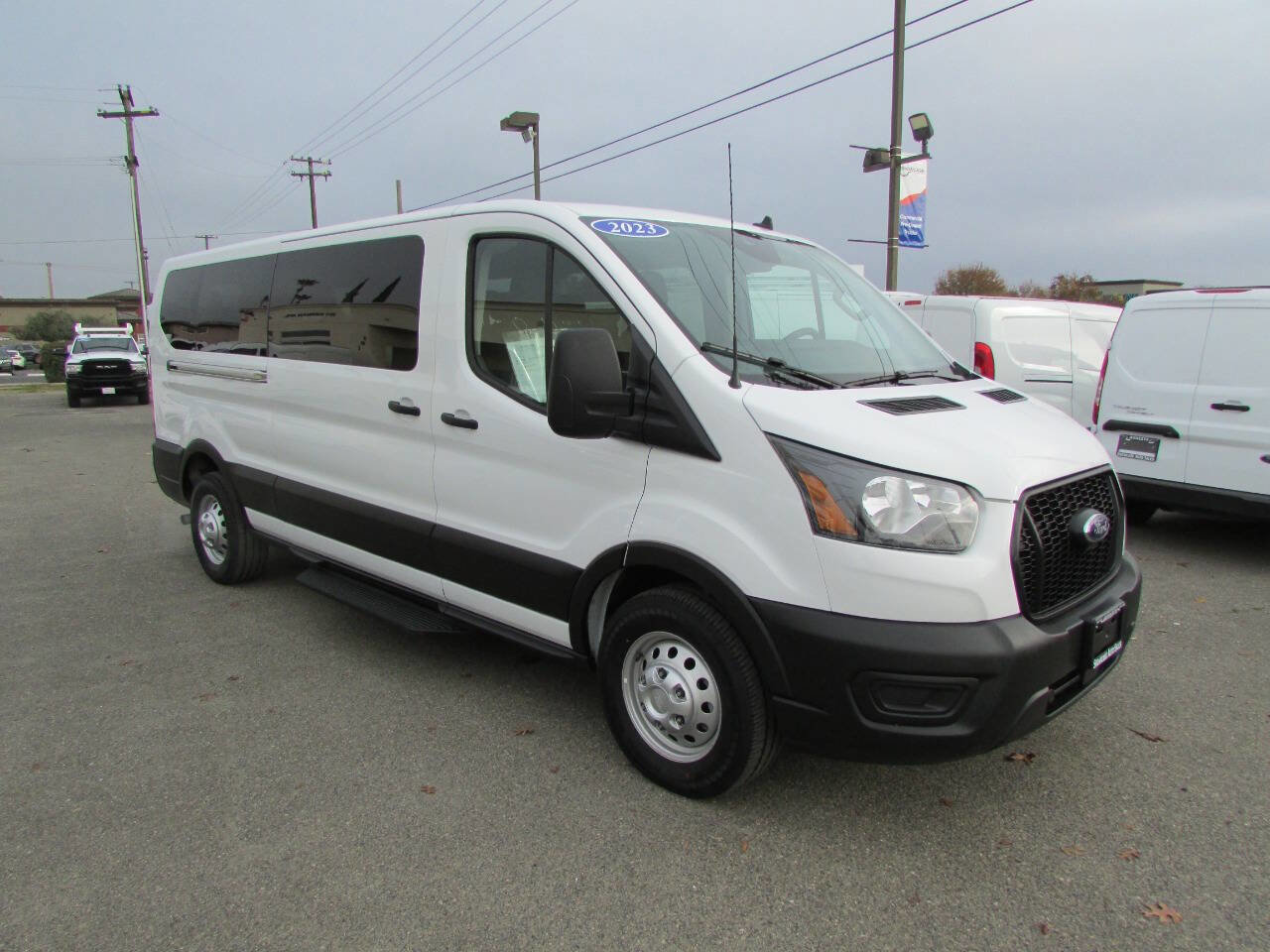 Used 2023 Ford Transit 350 XL image 2