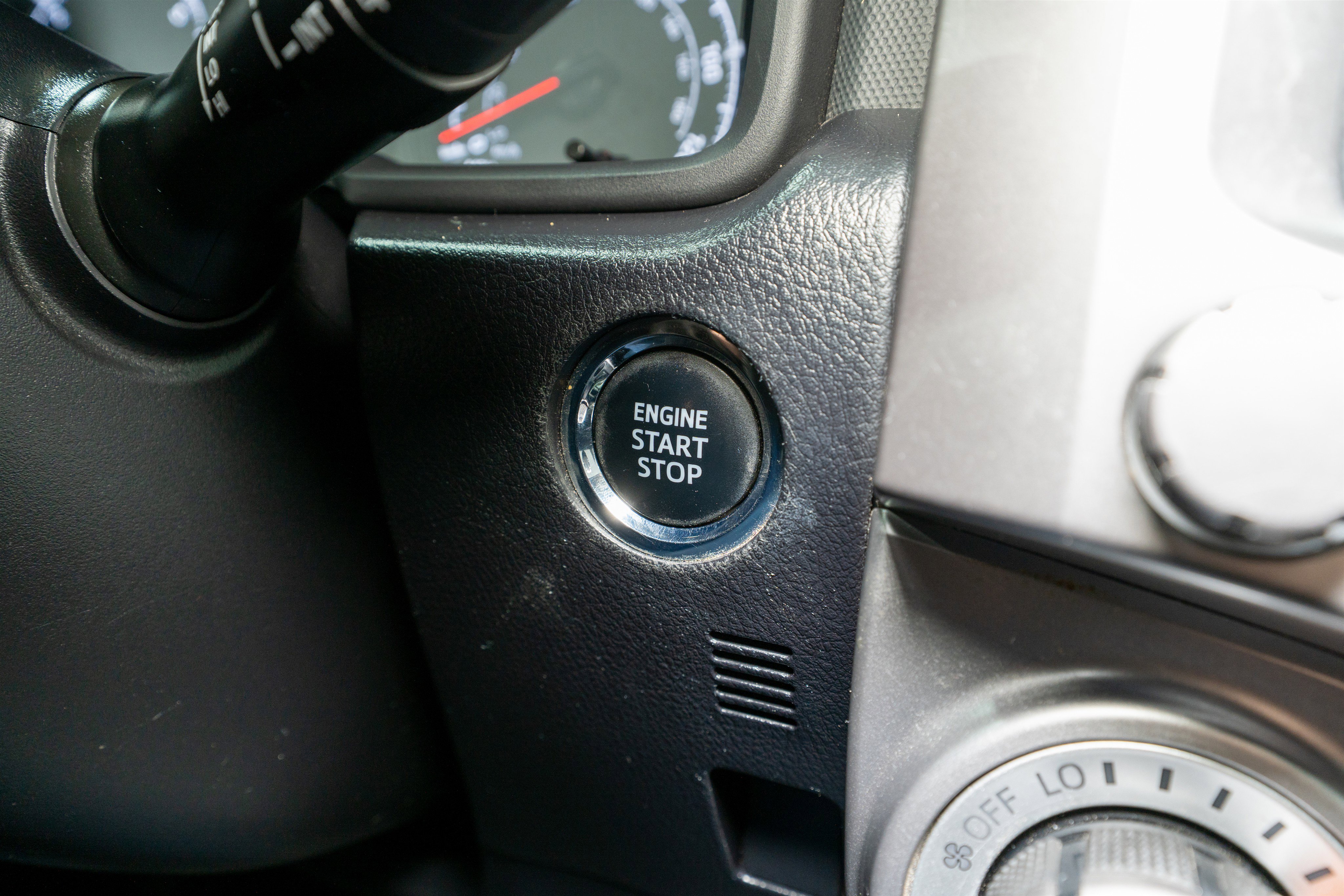 Used 2020 Toyota 4Runner SR5 Premium w/ Moonroof Package image 30