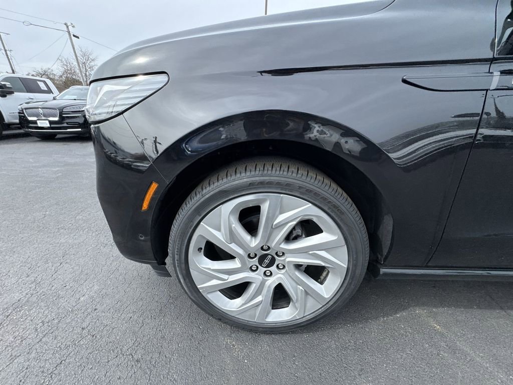 Used 2025 Lincoln Navigator Black Label AWD/4WD image 10