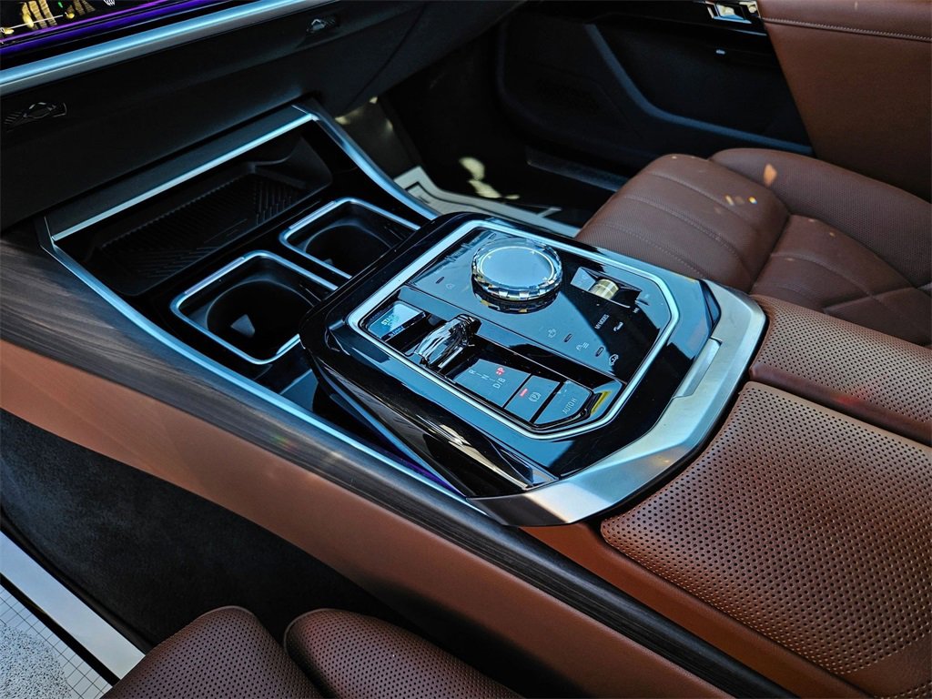 Used 2024 BMW i7 xDrive60 image 14