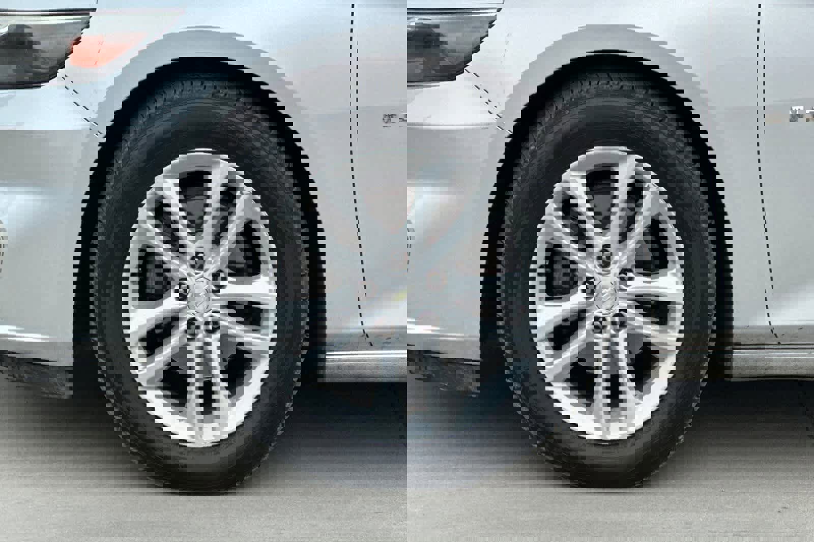 Used 2017 Chevrolet Malibu LT image 34