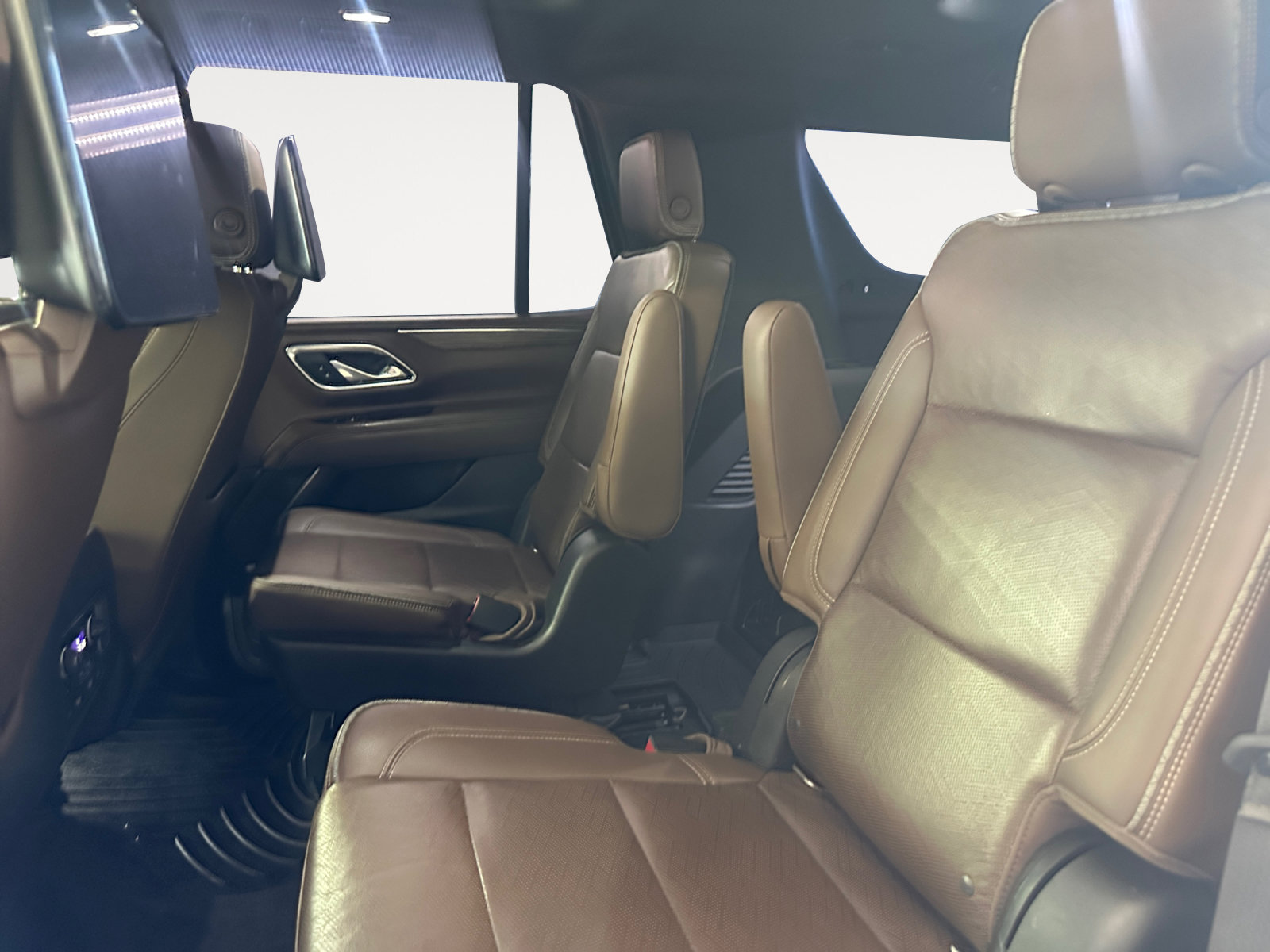 Used 2021 Chevrolet Tahoe High Country w/ Premium Package RWD image 24