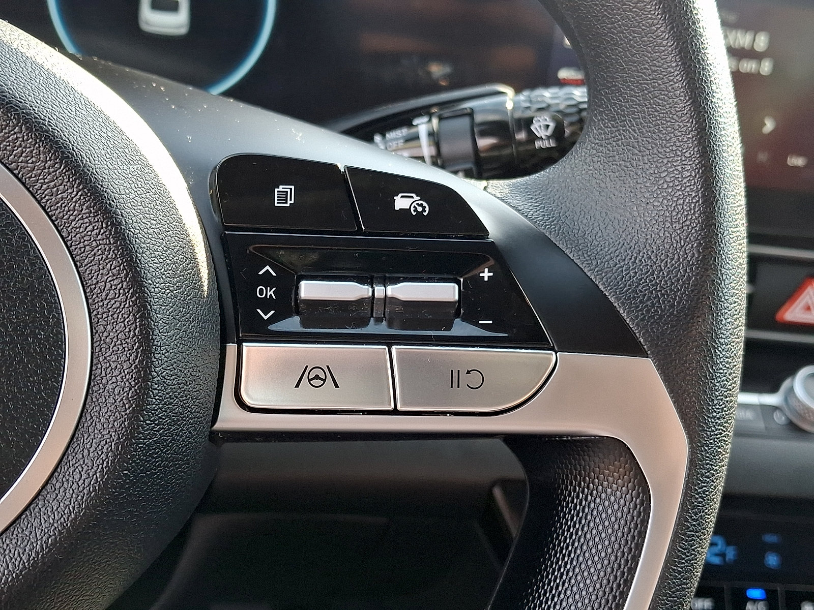 Used 2024 Hyundai Elantra SEL FWD image 22