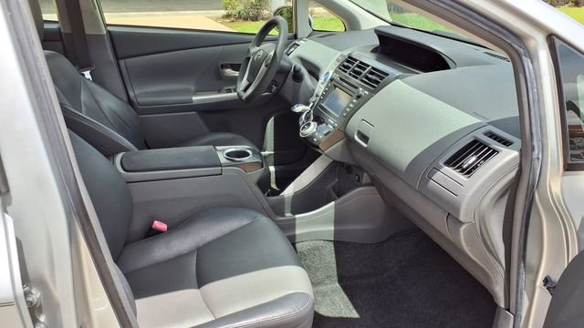 Used 2012 Toyota Prius V Five FWD image 32