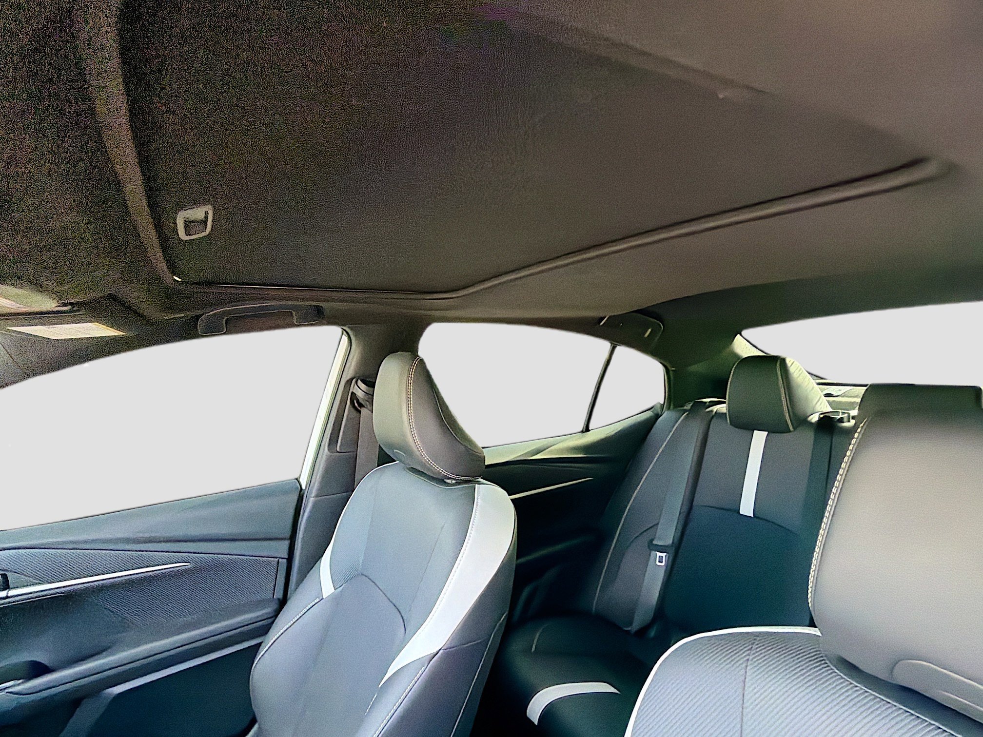 Used 2025 Toyota Camry SE w/ Multimedia Upgrade Package image 25