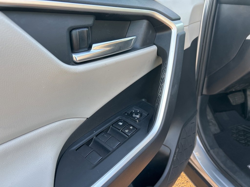 Used 2019 Toyota RAV4 XLE image 13