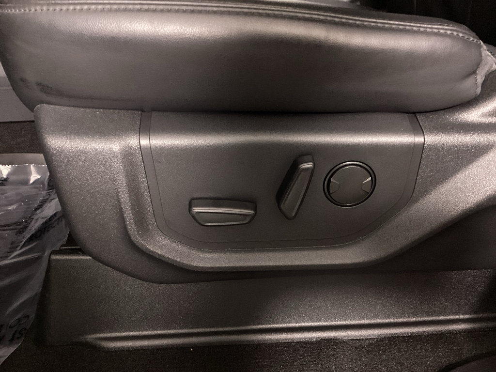 Used 2024 Ford Expedition XLT AWD/4WD image 21