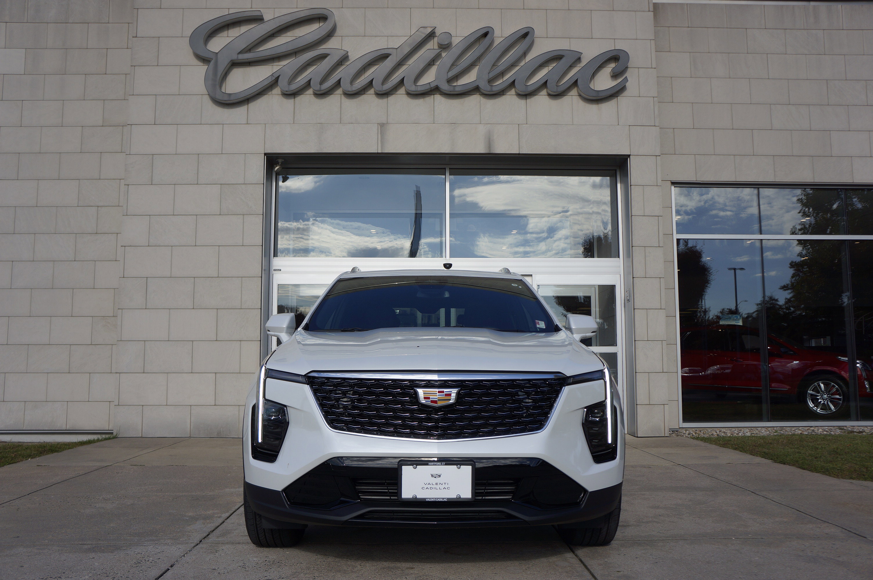 Used 2024 Cadillac XT4 Premium Luxury image 13
