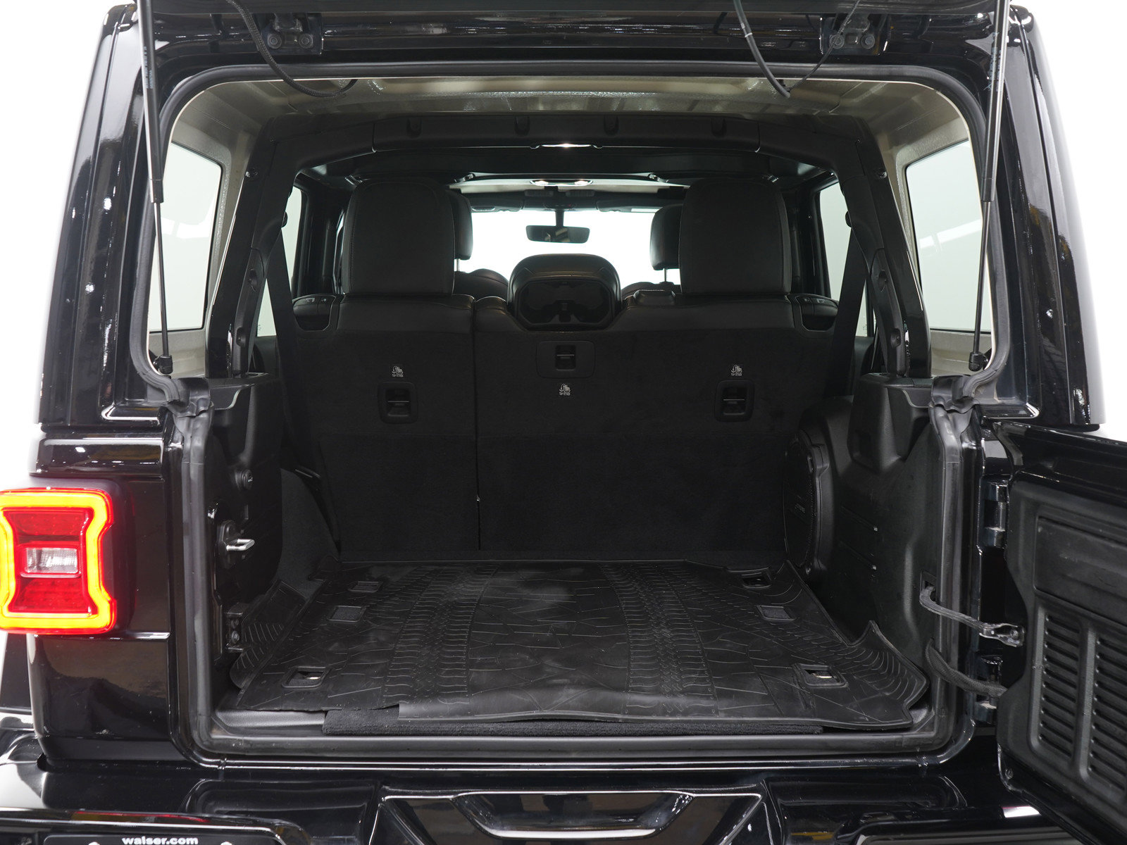 Used 2022 Jeep Wrangler Unlimited Sahara image 10