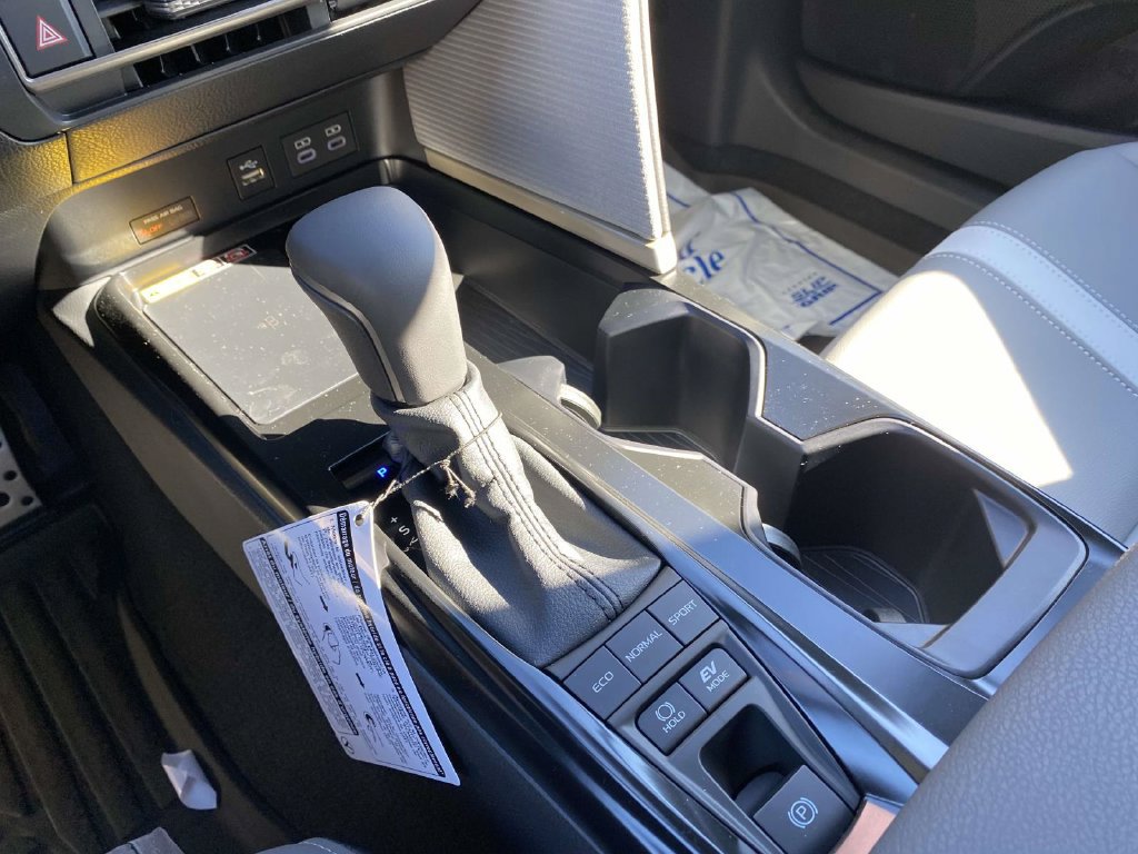 New 2026 Toyota Camry Hybrid FWD image 20