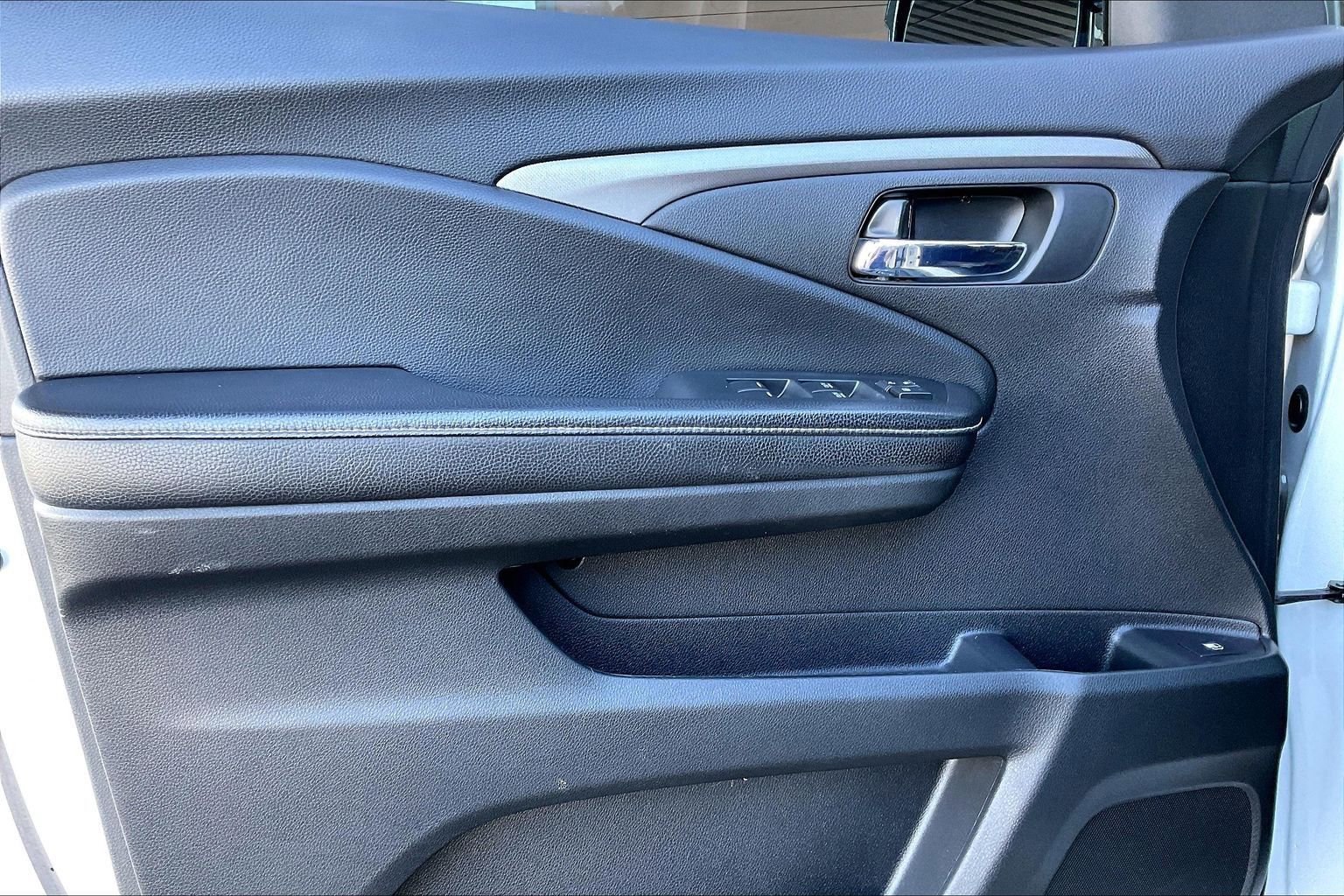 Used 2021 Honda Ridgeline Sport image 15