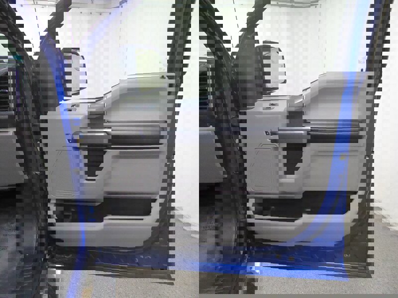 Used 2017 Ford F150 XLT w/ Equipment Group 302A Luxury image 24