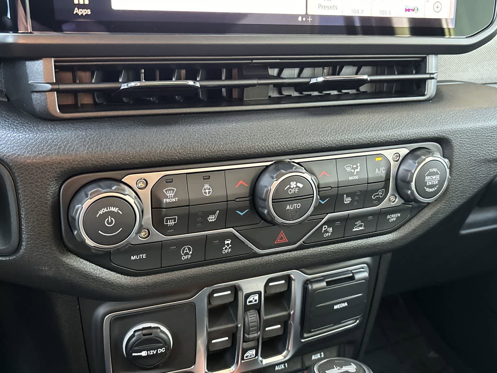 New 2026 Jeep Wrangler Unlimited Sport AWD/4WD image 19