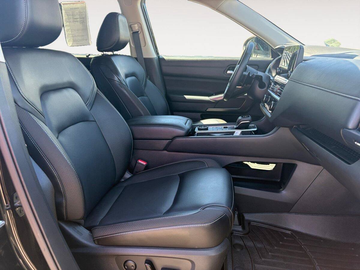 Used 2024 Nissan Pathfinder SL w/ SL Premium Package AWD/4WD image 15