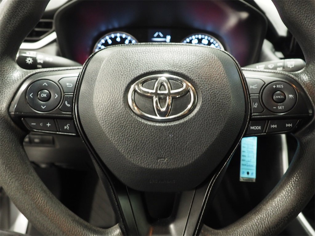 Used 2021 Toyota RAV4 LE image 22