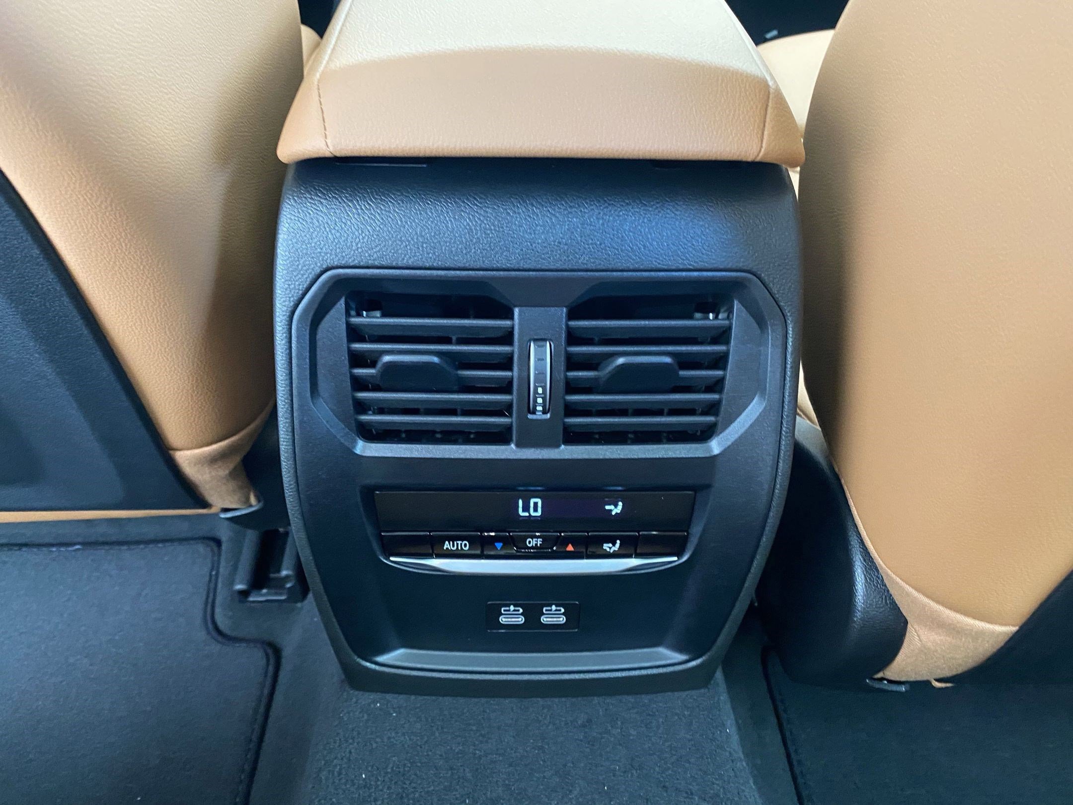 Used 2025 BMW 330i xDrive Sedan w/ Convenience Package image 32