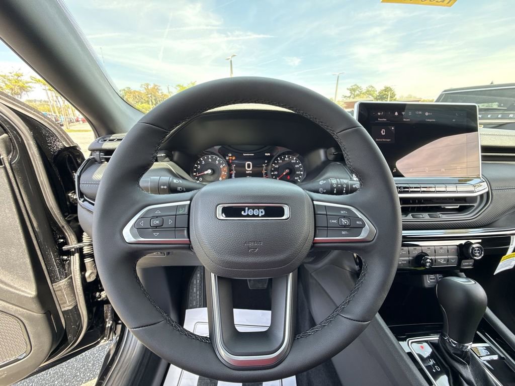 New 2026 Jeep Compass Latitude image 12