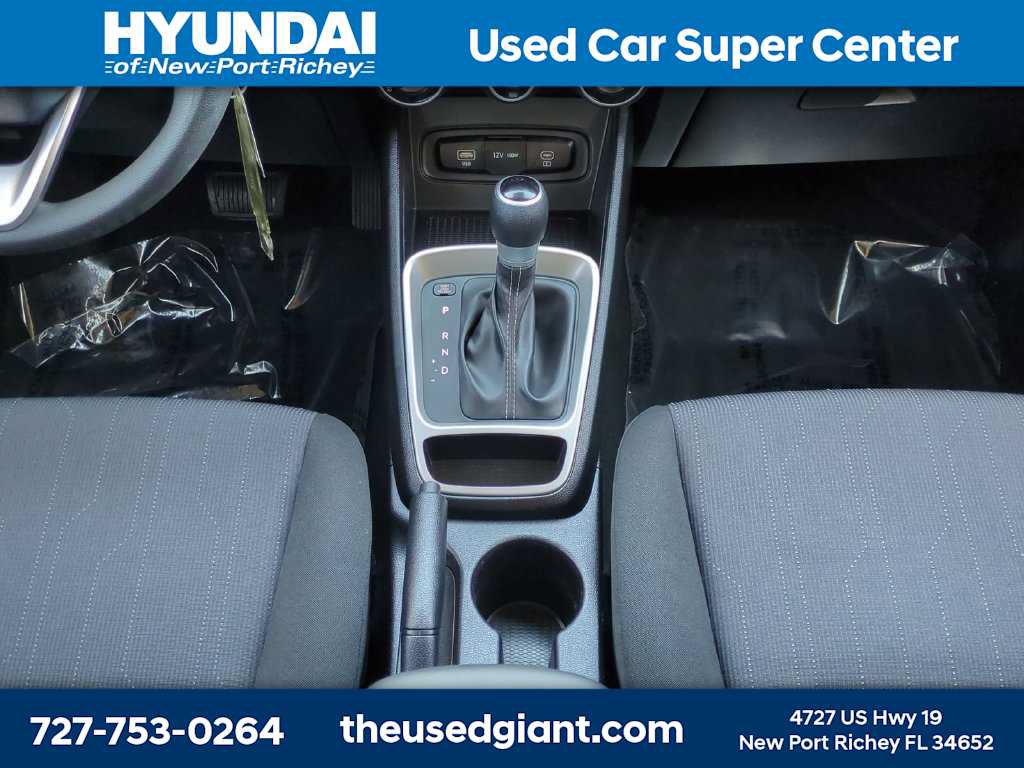 Used 2026 Hyundai Venue SE FWD image 19
